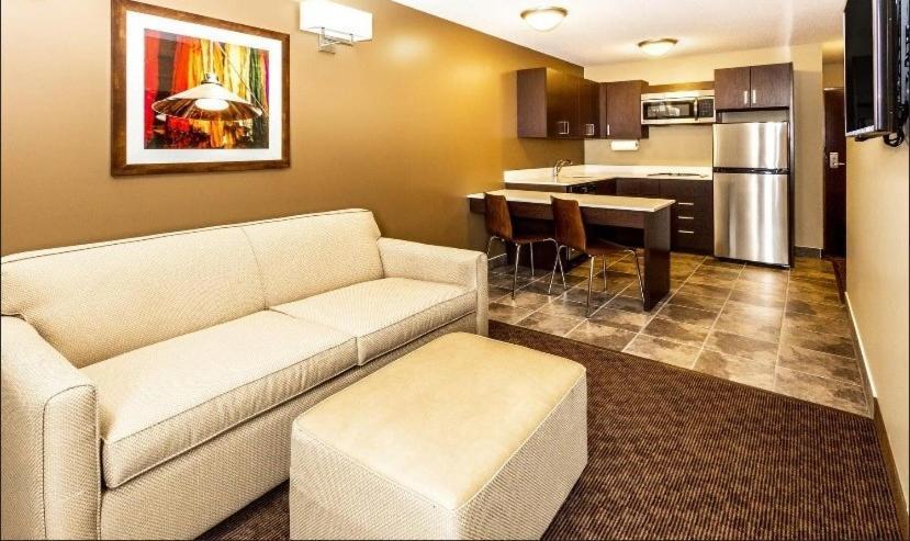 Microtel Inn & Suites By Wyndham ווייטקורט מראה חיצוני תמונה