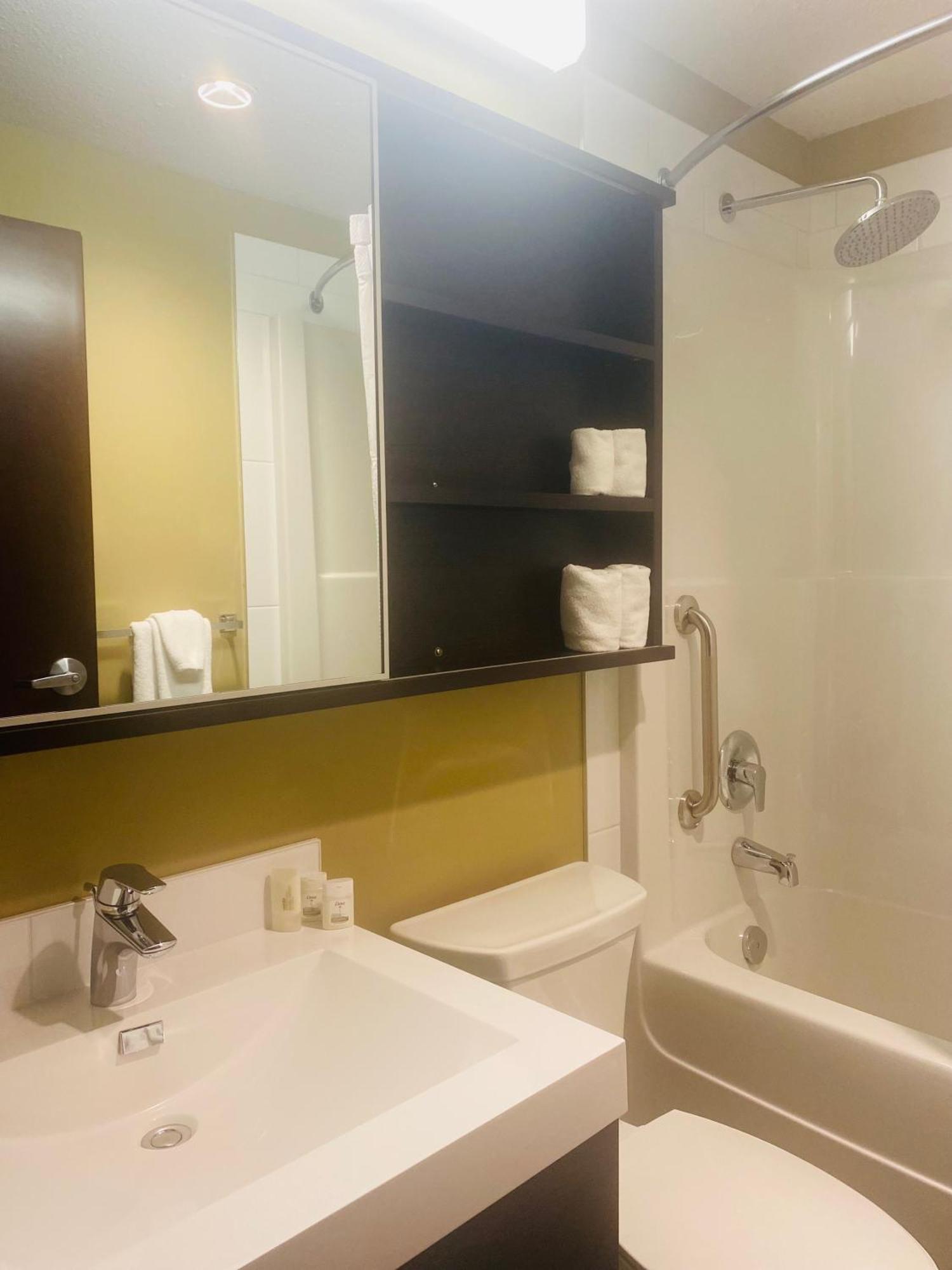 Microtel Inn & Suites By Wyndham ווייטקורט מראה חיצוני תמונה